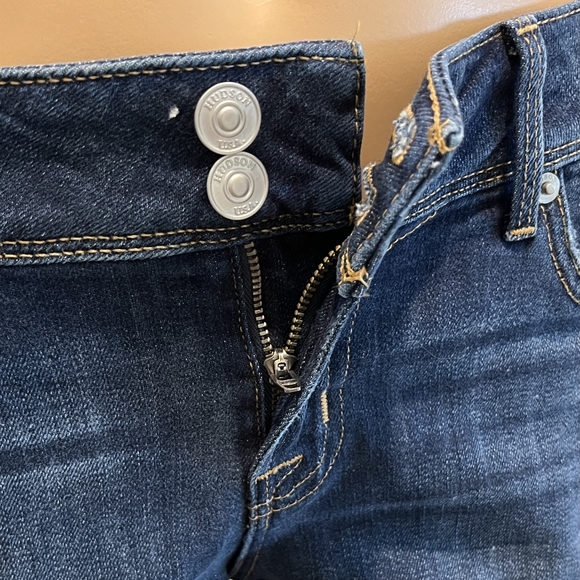 Hudson Croxley Mid Thigh Blue Denim Rolled Cuff Short Size 26. NWT - Picture 9 of 14